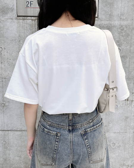 INGNI（イング） スタッズ付イーグルロゴTシャツ ｵﾌﾎﾜｲﾄ