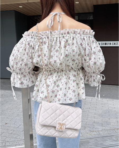 INGNI（イング） エンブレム付キルティングショルダーバッグ ﾋﾟﾝｸﾍﾞｰｼﾞｭ