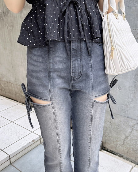 INGNI（イング） サイドリボンカットアウトフレアデニムパンツ ｸﾞﾚｰ