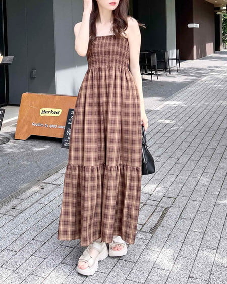 ホルターネックチェック柄シャーリングワンピース