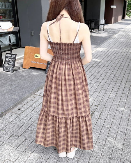 INGNI（イング） ホルターネックチェック柄シャーリングワンピース ﾌﾞﾗｳﾝ/ﾁｪｯｸ