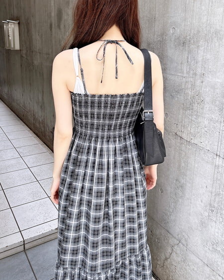 INGNI（イング） ホルターネックチェック柄シャーリングワンピース ｸﾛ/ﾁｪｯｸ