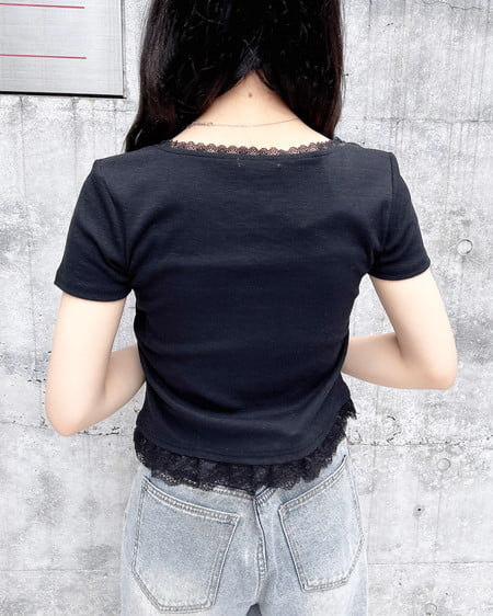INGNI（イング） ヘンリーレース付プレートロゴリブトップス ｸﾛ