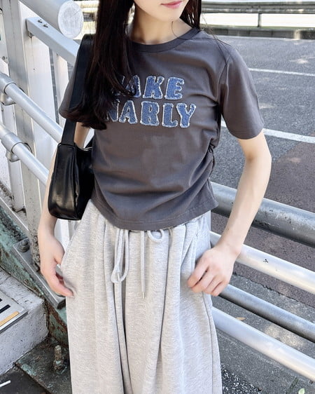 INGNI（イング） デニム貼付サイドギャザーTシャツ ﾁｬｺｰﾙｸﾞﾚｰ