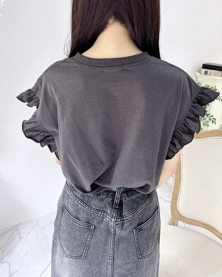INGNI（イング） 袖フリルロゴTシャツ ﾁｬｺｰﾙｸﾞﾚｰ/ﾌﾞﾙｰ