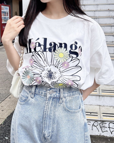 INGNI(イング) 【WEB限定】カラフル花刺繍Tシャツ オフホワイト