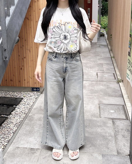 INGNI（イング） カラフル花刺繍Tシャツ ｵｰﾄﾐｰﾙ