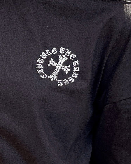 INGNI（イング） バックラインストーンクロスロゴチュニックTシャツ ｸﾛ