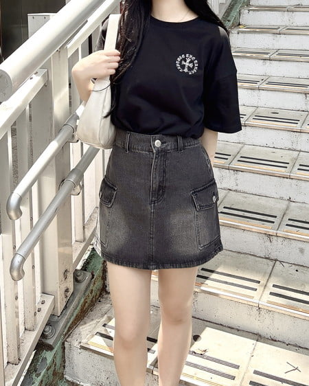 INGNI（イング） バックラインストーンクロスロゴチュニックTシャツ ｸﾛ