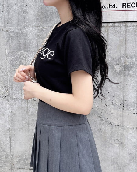 INGNI（イング） リボン付ラメ刺繍ロゴTシャツ ｸﾛ/ｵﾌﾗﾒ