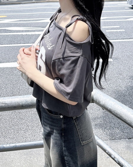 INGNI（イング） ワンショル肩リボンナンバリングTシャツ ｽﾐｸﾛ