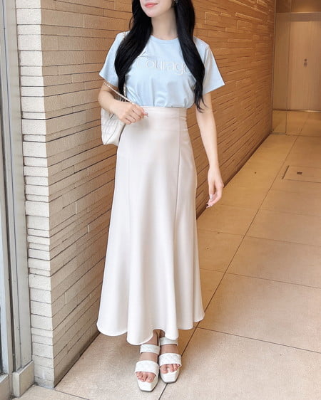 INGNI（イング） リボン付ラメ刺繍ロゴTシャツ ｻｯｸｽ/ｵﾌﾗﾒ