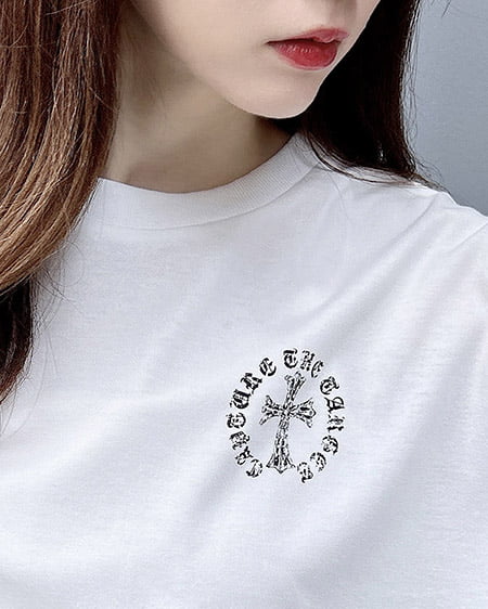 INGNI（イング） バックラインストーンクロスロゴチュニックTシャツ ｵﾌﾎﾜｲﾄ