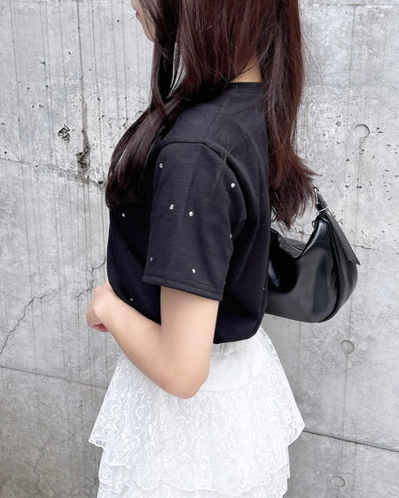 INGNI（イング） ラインストーン飛ばしラバー貼付Tシャツ ｸﾛ/ｵﾌﾎﾜｲﾄ