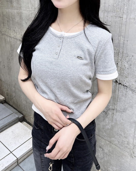 INGNI（イング） ヘンリー胸プレート付レイヤードリブトップス ｸﾞﾚｰ/ｵﾌﾎﾜｲﾄ