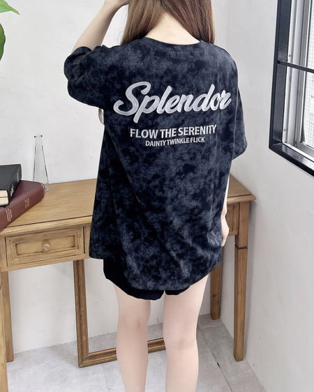 INGNI（イング） ムラ染めバック刺繍ロゴチュニックTシャツ ｸﾛ