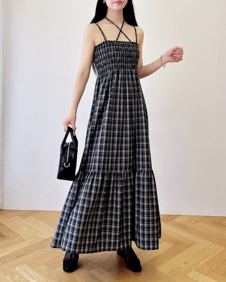 INGNI(イング) ホルターネックチェック柄シャーリングワンピース