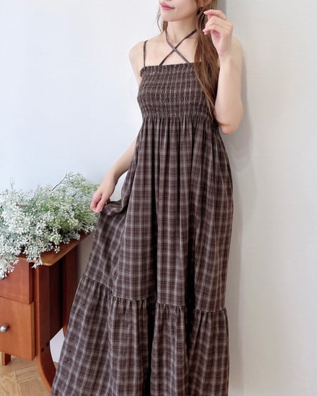 INGNI(イング) ホルターネックチェック柄シャーリングワンピース ブラウン/チェック