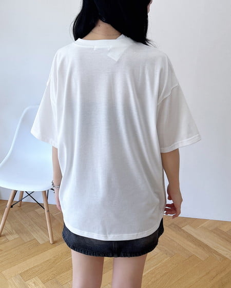 INGNI（イング） ナンバリングロゴチュニックTシャツ ｵﾌﾎﾜｲﾄ
