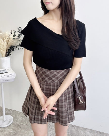 INGNI（イング） アシンメトリーニット ｸﾛ