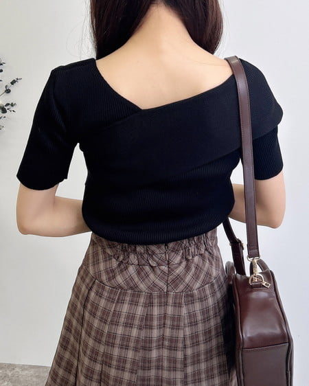 INGNI（イング） アシンメトリーニット ｸﾛ