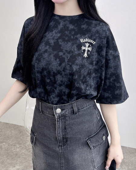 INGNI（イング） ムラ染めバックラインストーンクロスロゴチュニックTシャツ ｸﾛ