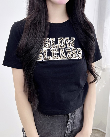 INGNI（イング） サイドギャザー貼付ロゴTシャツ ｸﾛ/ﾋｮｳ
