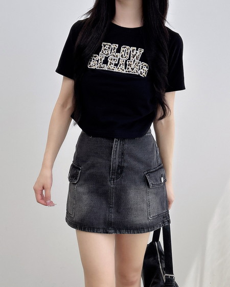 INGNI（イング） サイドギャザー貼付ロゴTシャツ ｸﾛ/ﾋｮｳ