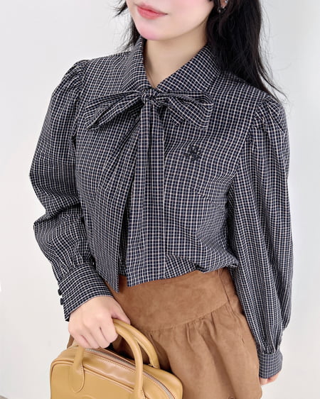 INGNI(イング) 胸刺繍ボウタイブラウス ｺﾝ/ﾁｪｯｸ