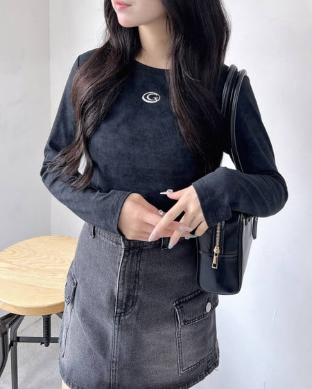 INGNI（イング） ムラ染めメタルロゴロングTシャツ ｸﾛ