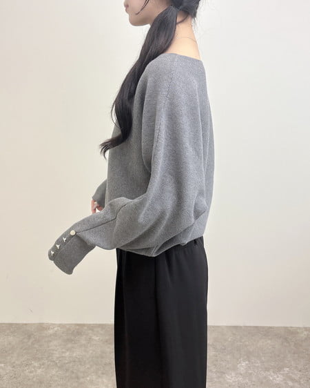 INGNI（イング） 袖ボタンドルマンニット ｸﾛ