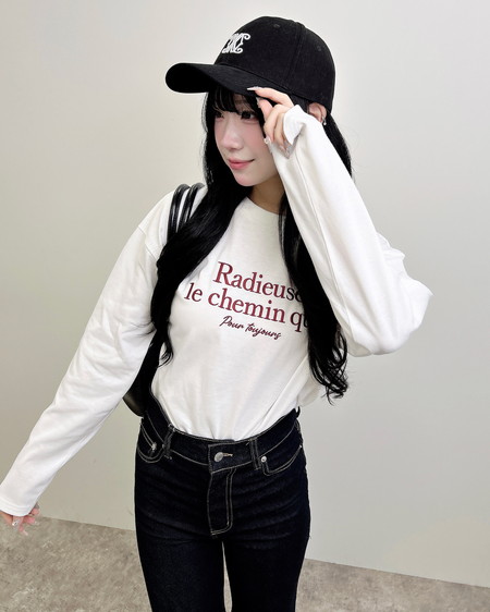 INGNI（イング） シンプルロゴロングTシャツ ｵﾌﾎﾜｲﾄ/ﾎﾞﾙﾄﾞｰ