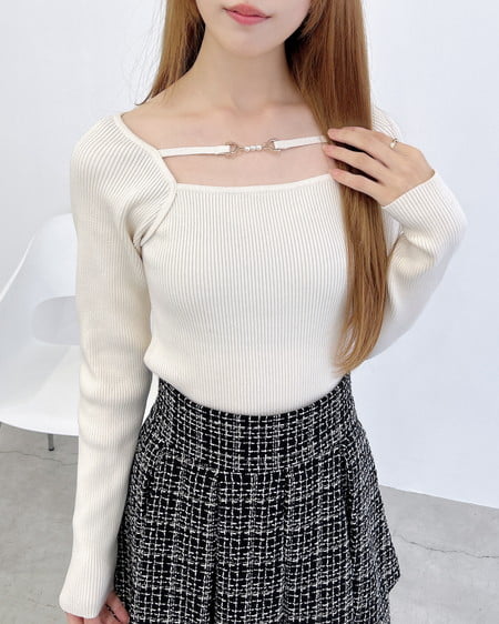 INGNI(イング) デコルテオープンビジューニット オフホワイト