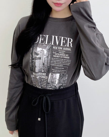 ニュースペーパープリントロングTシャツ