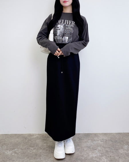 INGNI（イング） ニュースペーパープリントロングTシャツ ﾁｬｺｰﾙｸﾞﾚｰ