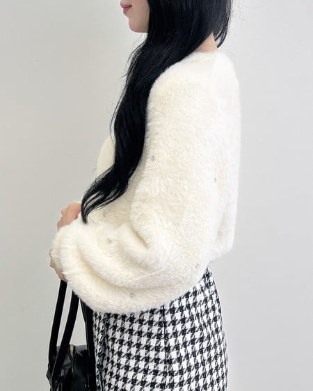 INGNI（イング） ビジュー付フェザーニット ｵﾌﾎﾜｲﾄ