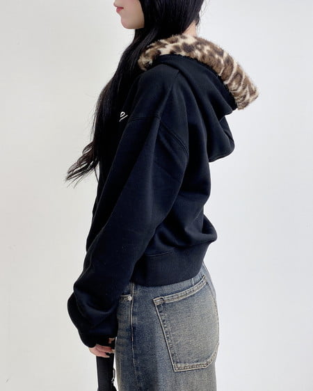 INGNI（イング） エコファー付刺繍ロゴジップショートパーカー ｸﾛ