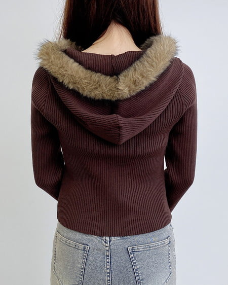 INGNI（イング） フェイクファー付ニットパーカー ﾌﾞﾗｳﾝ