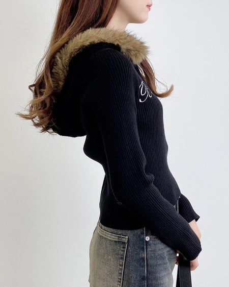 INGNI（イング） フェイクファー付ニットパーカー ｸﾛ