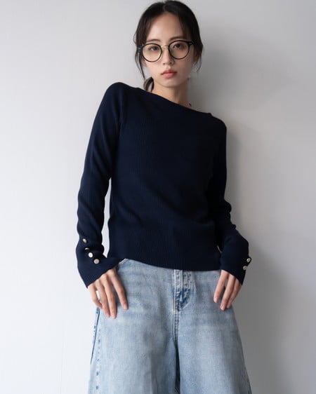 【プレミアムライン SOELA】【先行販売】ボートネック袖金ボタンニット