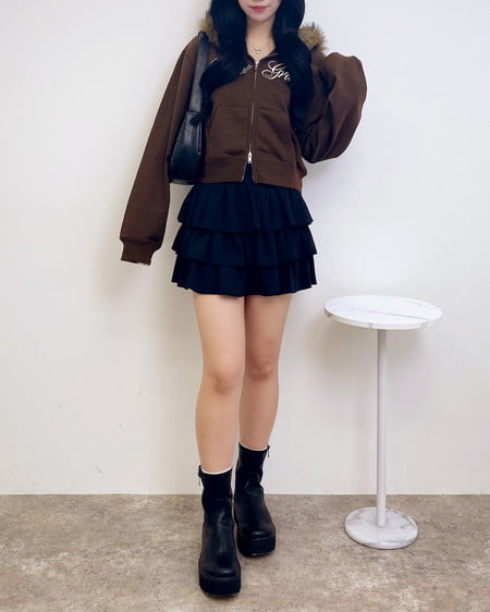 INGNI（イング） エコファー付刺繍ロゴジップショートパーカー ﾌﾞﾗｳﾝ