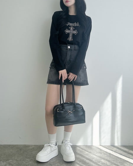 INGNI（イング） ラインストーンクロスロングTシャツ ｸﾛ