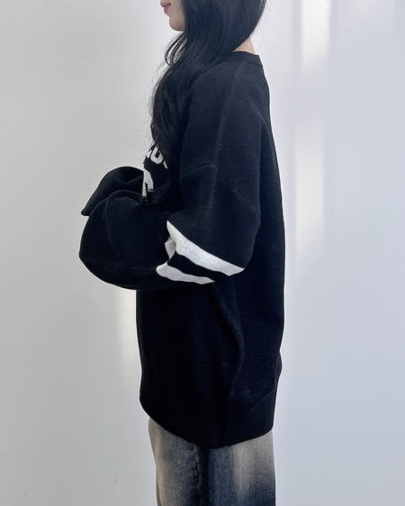 INGNI（イング） ジャガードナンバーロゴニット ｸﾛ/ｵﾌﾎﾜｲﾄ