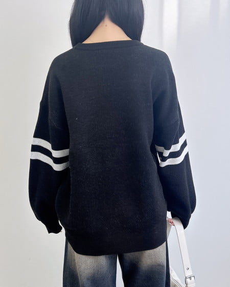 INGNI（イング） ジャガードナンバーロゴニット ｸﾛ/ｵﾌﾎﾜｲﾄ