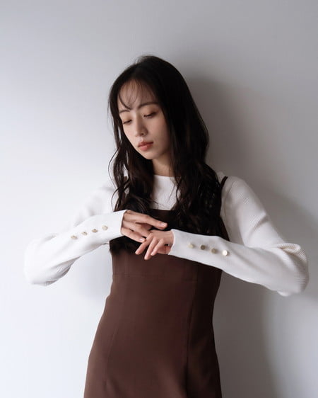 INGNI(イング) ボートネック袖金ボタンニット オフホワイト