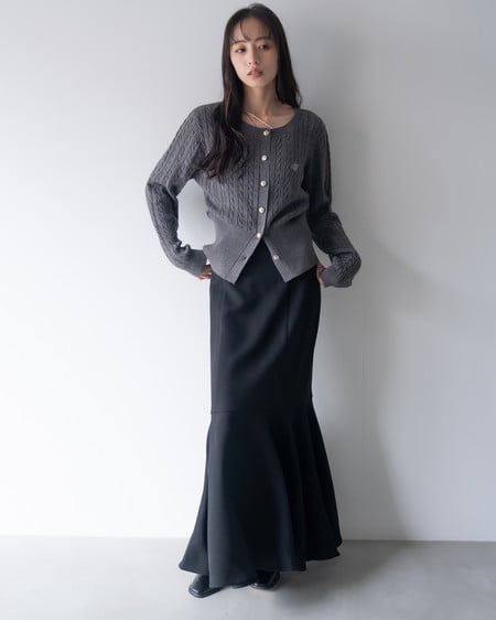 INGNI（イング） 胸刺繍金ボタンケーブルニットカーディガン ﾁｬｺｰﾙｸﾞﾚｰ