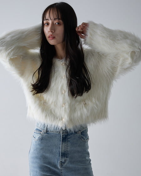 INGNI(イング) ショート丈金ボタンシャギーニットカーディガン アイボリー