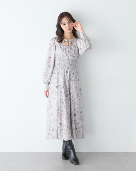 【WEB限定】デコルテオープン花柄ワンピース