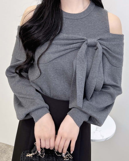 INGNI(イング) 【WEB限定】肩開きリボンニット ﾁｬｺｰﾙｸﾞﾚｰ