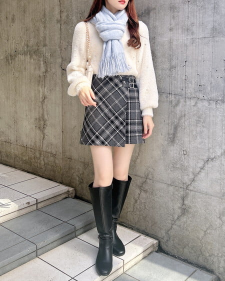 INGNI（イング） ビジュー付フェザーニット ｵﾌﾎﾜｲﾄ